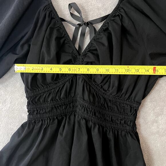 Old Navy Smocked Mini Dress Womens S Black Puff Sleeve Puplum Milkmaid - Picture 9 of 10